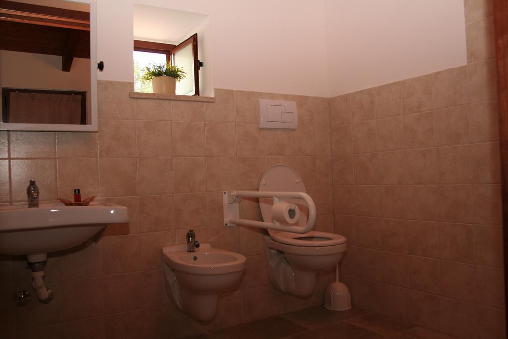 La Dimora Gigante Bed and Breakfast Castellana Grotte Kamer foto